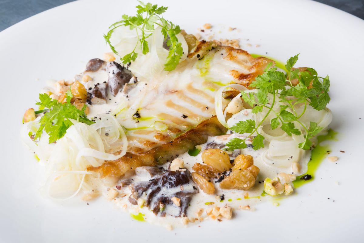 bacalao con pasas y piñones receta grupo oblanca topgel